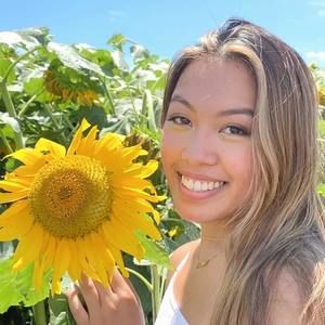 Meet your Posher, Danielle